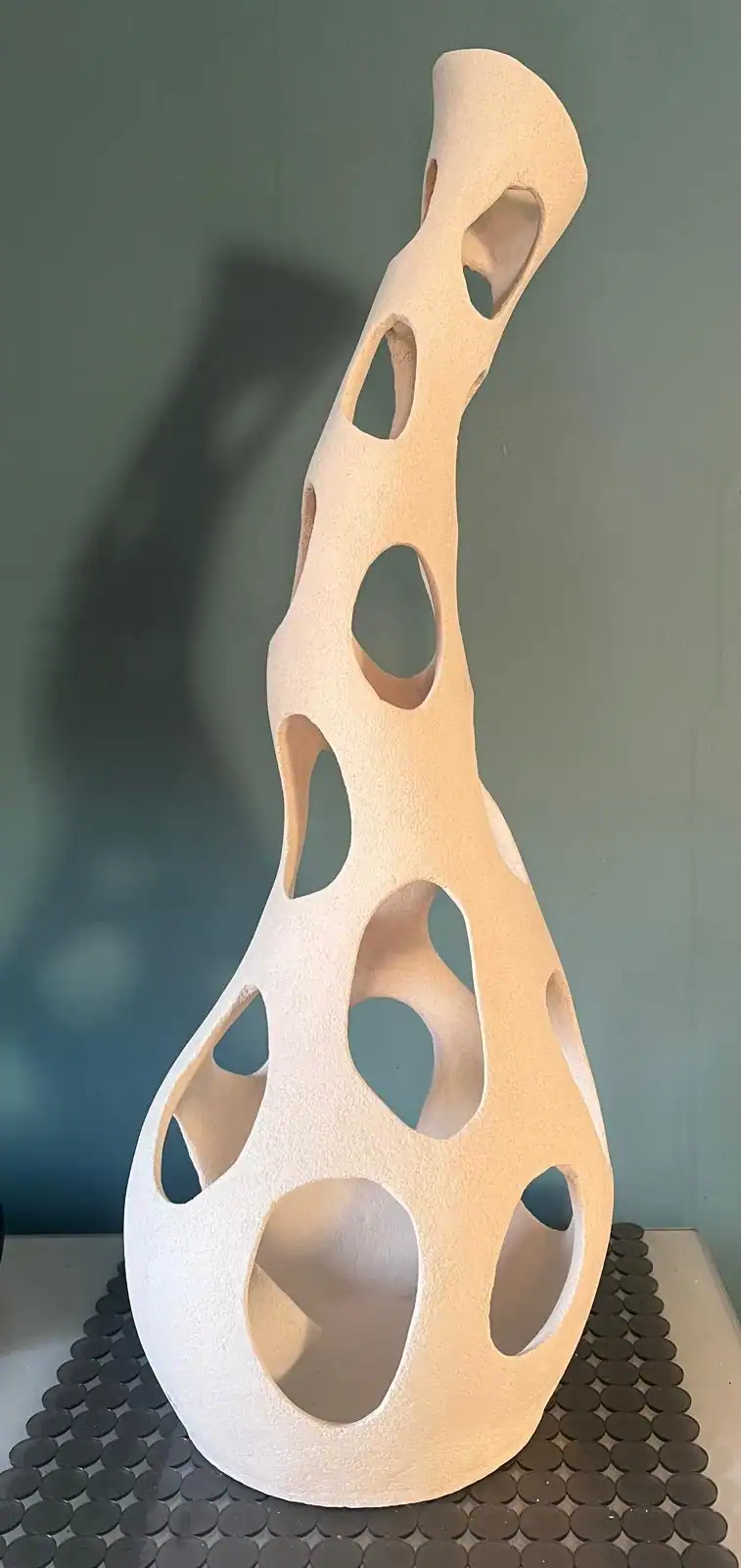 Lampe, sculpture en céramique (grès) de Christel Art