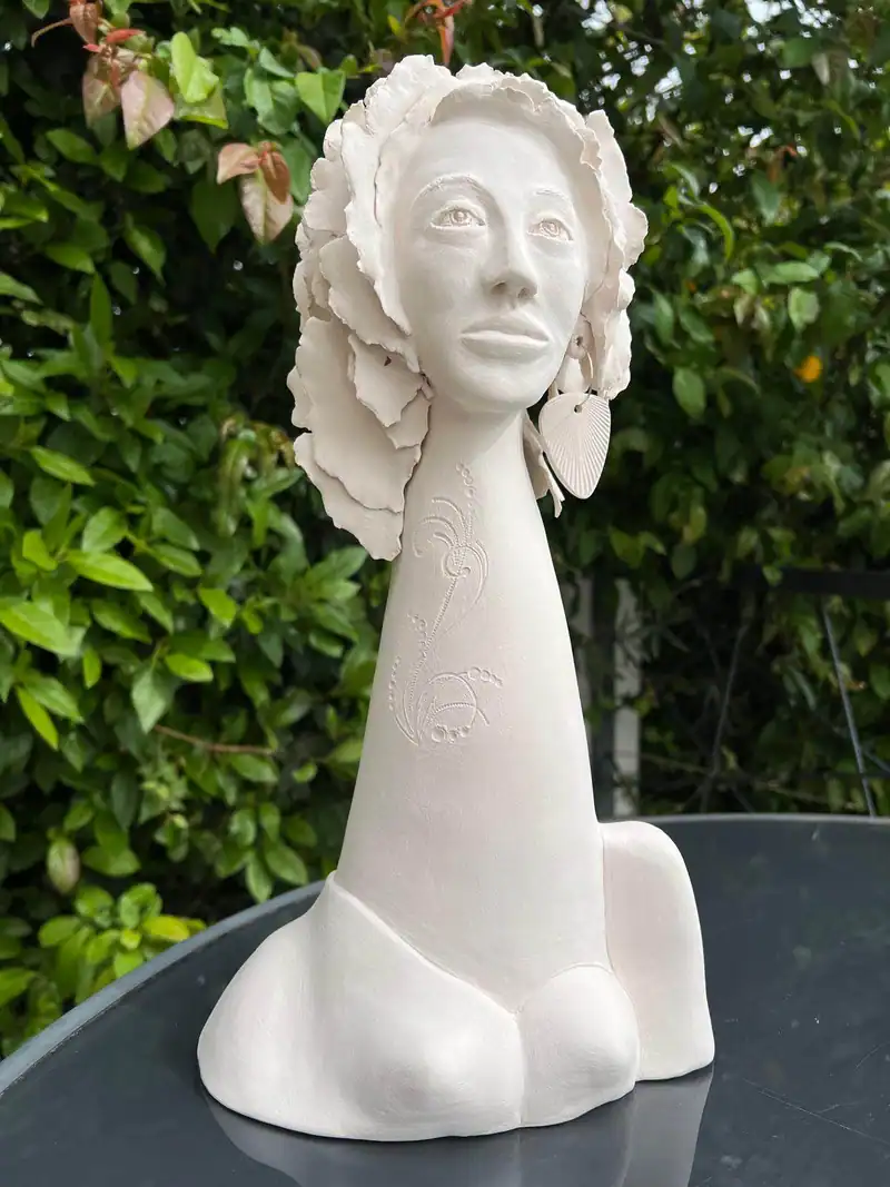 Sans titre, sculpture en céramique (grès) de Christel Art, 35 cm